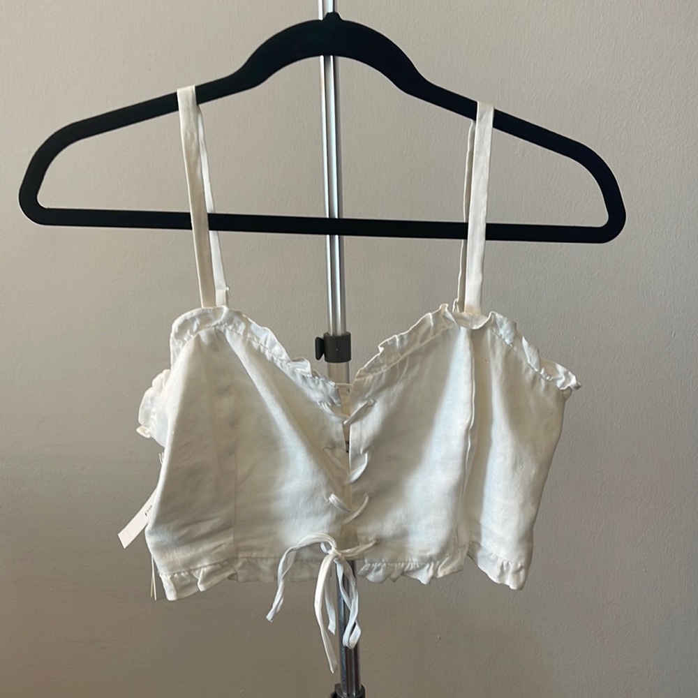 NWT Lace front crop top - size 2 - aritizia